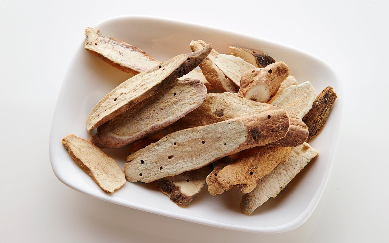 Want to know the Benefits and Effects of White Peony Root? Here are top ways it boosts your wellness!
