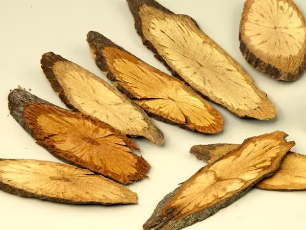 Want to know the benefits and effects of Ye Jiao Teng? This old herb is great for feeling more relaxed.
